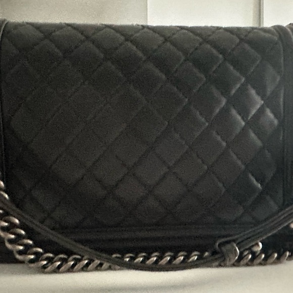 Authentic large Chanel Boy Bag in black calfskin. Comes with full set. - Picture 12 of 12
